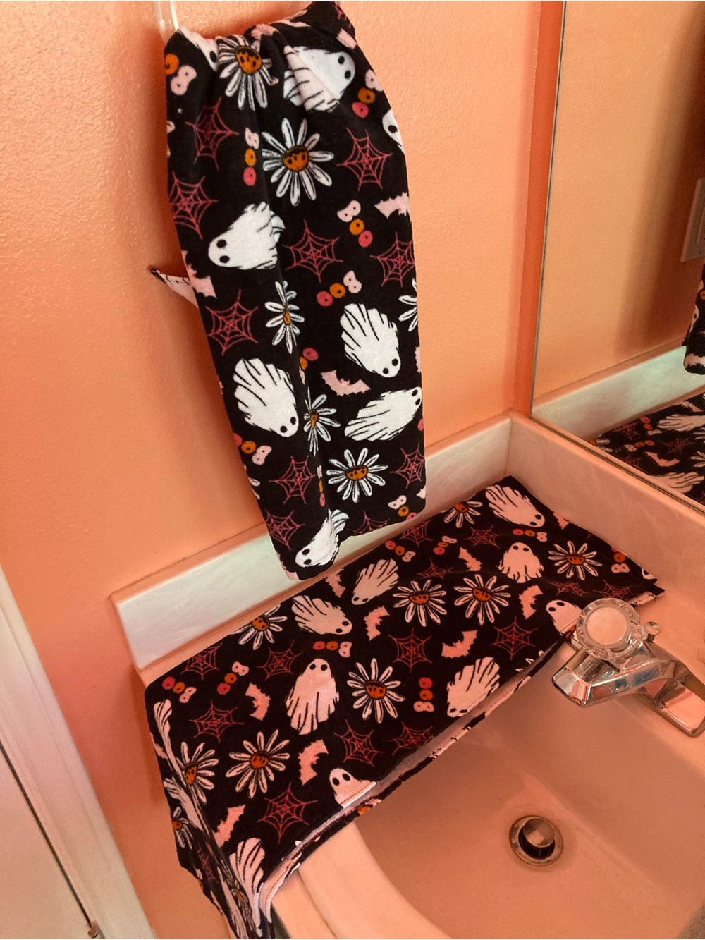 Halloween Ghost Print Hand Towels in Black - Cute Floral Accent